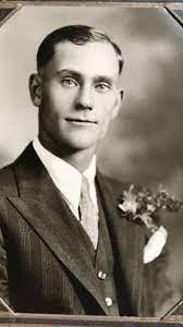 Bill Newkirk's Instagram, Twitter & Facebook