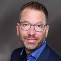 600+ profilů „Swatek“