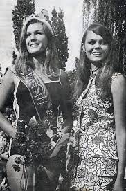 She is the mother of elon musk, restaurateur son kimbal and film. 60 S Maye Musk