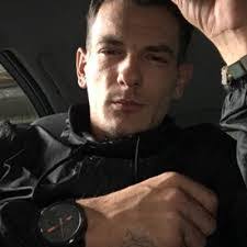 Aaron Haddon's Instagram, Twitter & Facebook