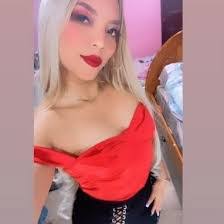 Jennifer Ponce's Instagram, Twitter & Facebook