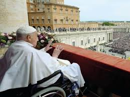 Addio a Papa Francesco, le sue ultime ore in mezzo ai fedeli | Corriere.it