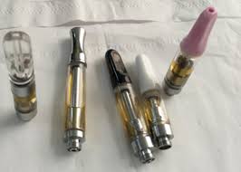 Many patients prefer to vape their distillate by filling empty vape cartridges for use with standard 510 or other style batteries. Why Does The Cbd Cartridges Leaking Oil And How To Avoid It Vapes Wholesale Blog
