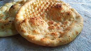 Peshawari Tandoori Kulcha Kulcha Roti Making At Street Food Of Karachi Food Street Food Roti