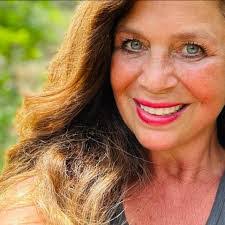 Janine Boucher's Instagram, Twitter & Facebook