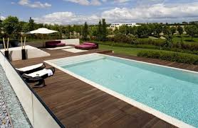 Pools Garten Und Ideen Fur Entspannung Ohne Grenzen Hinterhof Pool Landschaftsbau Pool Rechteckig Schwimmbad Designs