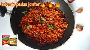 Sajian ayam goreng bumbu pedas manis yang gurih adalah hidangan utama yang enak. Cara Membuat Indomie Goreng Pedas Jontor Youtube