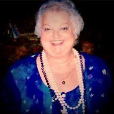 Julia Beaver's Instagram, Twitter & Facebook