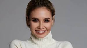 Мерьем узерли показала лицо без грамма макияжа. Lyajsan Utyasheva Pokazala Effektivnoe Uprazhnenie Dlya Krasivyh Strojnyh Nog World Fashion Channel