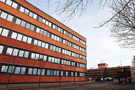 Rydym yn croesawu cwestiynau yn gymraeg. Companies House Gov Uk