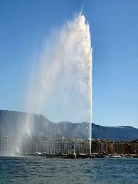 Ginebra Es Una Ciudad Suiza Situada En El Extremo De Lago Leman Y Que Hace Frontera Con Francia No Es Muy Conocida Por Los Ginebra Viajes Viajar Por El Mundo