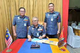 Pemohon hendaklah tinggal atau bekerja dalam lingkungan 5 km daripada balai atau boleh. Portal Rasmi Jabatan Bomba Dan Penyelamat Malaysia Majlis Lawatan Rasmi Dan Amanat Yas Ketua Pengarah Jbpm