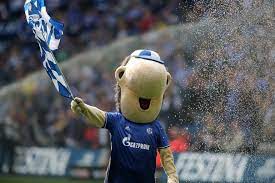 Pagará 18'5 millones por el centrocampista estadounidense, que llegó en verano cedido por parte del schalke 04. Mascota De Un Equipo Del Futbol Aleman Expulsa Al Arbitro Deportes W Radio Mexico