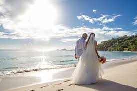 Ha az esküvőjüket tervezgetik, és szóba jött az, hogy a trópusokon házasodjanak meg, akkor válasszák a. Eskuvo A Seychelle Szigeteken Eskuvo Istria Tours A Horvat Nyaralasok Specialistaja