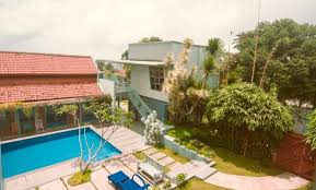 Penasaran gak sih kok bisa harganya segitu? 14 Villa Murah Di Lembang Rp 140 000 2 Kamar Untuk 50 Orang Yang Bagus Ada Kolam Renang Fasilitas Karaoke Lengkap Family Jejakpiknik Com