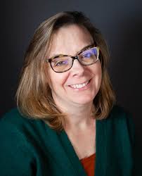 Andrea Rooney's Instagram, Twitter & Facebook