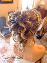 Epingle Par Alejandra Velasco Sur Coiffures Maquillages Mariage Chignon Haut Mariage Photo Coiffure Mariage Coiffure Mariee