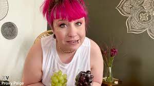 Proxy Paige Love Grapes! 