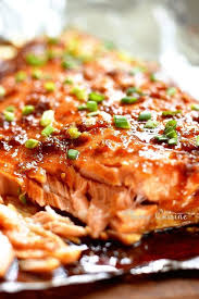 Saumon Exotique Une Fete Pour Les Papilles Voici Une Delicieuse Recette De Saumon Miel Et Gingembre En 2020 Recette Saumon Recettes De Cuisine Filet Saumon Au Four
