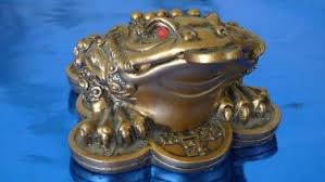 Frog Symbolism The Meaning Of Frogs In Dreams And Other Areas Of Life In 2020 Frog Feng Shui Money Frog Dream Meanings