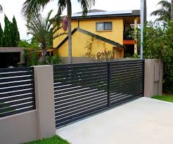 60+ model pagar rumah minimalis terbaru (besi, batu alam dan kayu) ☀ contoh desain pagar rumah minimalis modern dengan gaya klasik dan cantik seperti halnya pagar besi, model pagar kayu jati umumnya juga memiliki 2 jenis pilihan, yakni buka tutup dan geser. 38 Model Pagar Rumah Minimalis Terbaru Yang Wajib Anda Pilih Calonarsitek Com