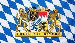 Die farben blau und weiss gehen auf die bayrische familie wittelsbacher zurück. Bayern Flagge Gunstig Ab 3 99 Euro Die Top 10 Bayern Flaggen