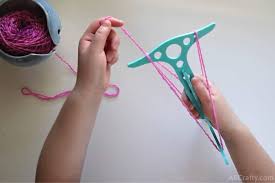 Using A Niddy Noddy To Wind A Skein Of Hand Spun Yarn - Youtube