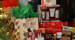 Better than any royalty free or stock photos. The 25 Days Of Christmas Beauty Gift Guide Giveaway Inspirations And Celebrations