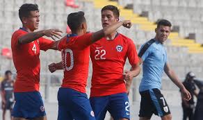 A poco del final del tiempo reglamentario, una jugada polémica paralizó el uruguay vs. Seleccion Chilena Sub 20 Se Rehabilito Con Victoria Ante Uruguay En Talca Radio Sport