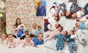 A gauteng woman has given birth to 10 healthy babies, breaking the guinness world record previously held by a morrocan. Woman 23 Is Raising 11 Of Her Own Biological Children Daily Mail Online