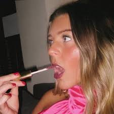 dylan carroll (@OrganicVersace)