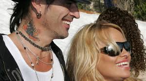 Sources confirm to page six that anderson, 53, secretly married her bodyguard, dan hayhurst, on christmas eve. Nach Hochzeit Von Ex Wird Pamela Anderson Bald Heiraten Promiflash De