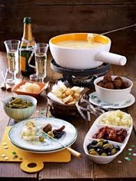 Schweizer Traditionskuche Kasefondue Rezept Wunderweib Kasefondue Rezept Rezepte Kasefondue