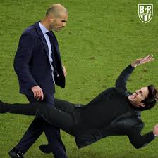 Marco materazzi has finally revealed the exact words he used to provoke zinedine zidane into headbutting him during last year's world cup final between italy and france. 5 Most Hilarious Zidane Vs Materazzi Memes Konstantin Kuzhalevich Tribuna Com