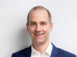 Flexibel mit zwei spiegelgleichen Bearbeitungsstationen SFZ 2500