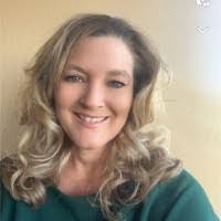 Jen Hopper's Instagram, Twitter & Facebook