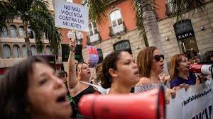 Violencia machista | Da una paliza a su novia en Los Alcázares porque se  negó a tener sexo con él: Perra, guarra, gorda