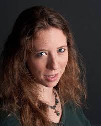 Amazon.com: Womanthology: Space: 9781613776070: Jennifer deGuzman,  Stephanie Hans, Ming Doyle, Jessica Hickman, Stacie Ponder: 圖書