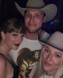 Photo of Drew Sample