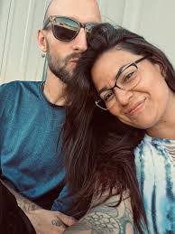 Damon Colvin's Instagram, Twitter & Facebook