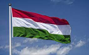 A bandeira da hungria é um horizontal tricolor de vermelho, branco e verde. Download Imagens Bandeira Da Hungria Em Um Mastro De Bandeira Ceu Azul Hungria Simbolo Nacional Hungria Bandeira Bandeira Da Hungria Gratis Imagens Livre Papel De Parede