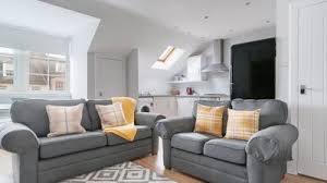 Hallway with all rooms off through to spacious living room. Luxury Holiday Apartments Edinburgh Edinburgh Flats Edinburgh Flats