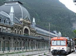 The station, which was opened during july 1928, was constructed on a grand. El Rincon De Canfranc Estacion Canfranc Estacion Updated 2021 Prices