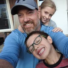 Are there bakeries in the Hibbing area that make cheesecakes for birthdays?