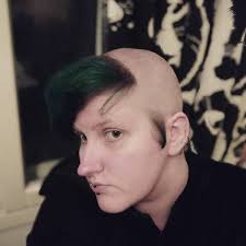 Quarantine haircut day 39.. 😌 I show you mine you show me yours  #haircutchallenge