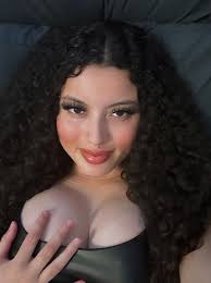 Siarly Mami on X: Pretty face, pretty nips 🐩 t.com0sljsCEkY  X