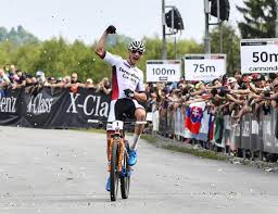 In de alpen staat hij dit weekend aan de start van de 4e wereldbekermanche mountainbike. Mathieu Van Der Poel Collects First Mtb World Cup Win In Nove Mesto The Daily Spin