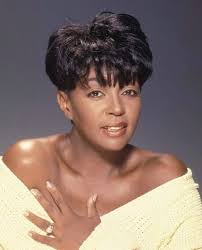 Who can name all the black rappers and R&B artists that own their masters?  💿