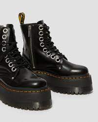 Ensemble, ils déposent le brevet doc maertens… racheté en 1959 par un fabriquant britannique de chaussures qui reprend le. Dr Martens Jadon Max Women S Platform Boots Boots Platform Boots Dr Martens Jadon