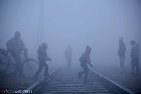 A rapid decline in minimum temperature in delhi was noted from 14.4 degrees celsius on december 12, when the city witnessed light rainfall, to 4.1 degrees on tuesday. Delhi Ncr Weather Forecast Today Delhi Temperature Today Now Live Updates Delhi Noida Ghaziabad Weather And Temperature Today At My Location